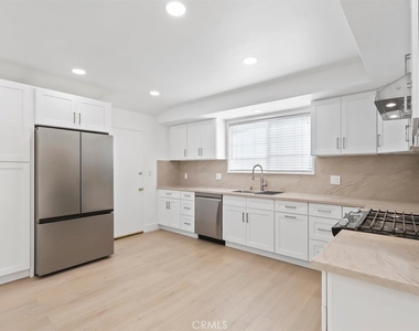 23119 Gainford Street - Photo Thumbnail 7