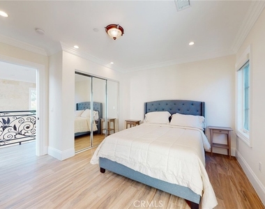 944 24th Street - Photo Thumbnail 25