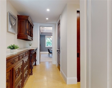 944 24th Street - Photo Thumbnail 12