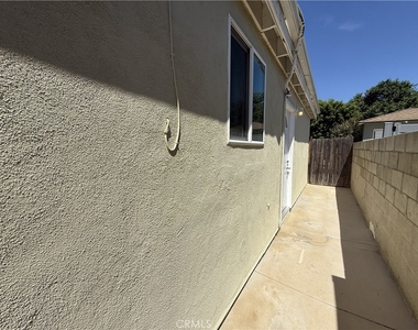 7320 Lindley - Photo Thumbnail 8