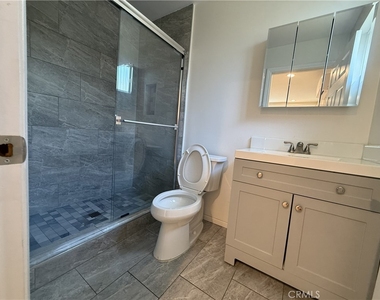 7320 Lindley - Photo Thumbnail 7