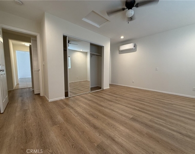 7320 Lindley - Photo Thumbnail 6