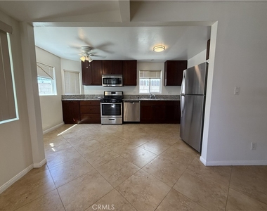 7322 Lindley - Photo Thumbnail 1