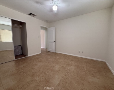 7322 Lindley - Photo Thumbnail 13