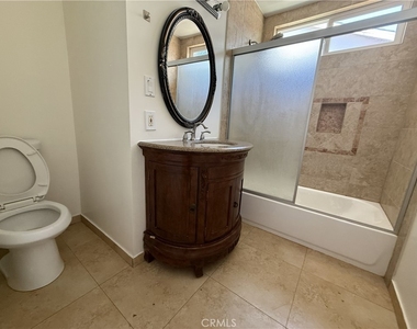 7322 Lindley - Photo Thumbnail 15