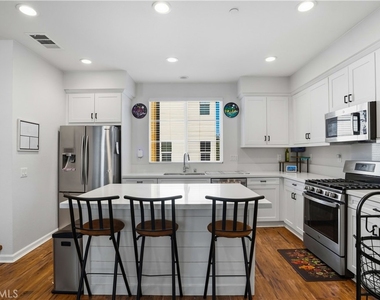 609 Savi - Photo Thumbnail 3