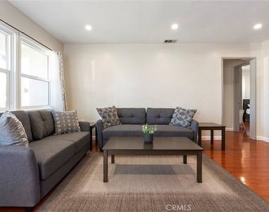 18228 Regina Avenue - Photo Thumbnail 9