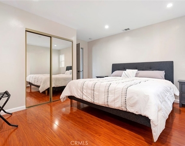 18228 Regina Avenue - Photo Thumbnail 15