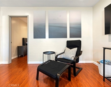 18228 Regina Avenue - Photo Thumbnail 5