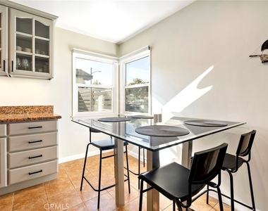 18228 Regina Avenue - Photo Thumbnail 6