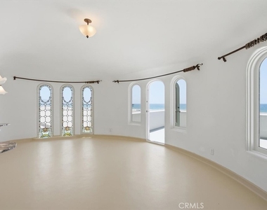 1602 The Strand (entire Property) - Photo Thumbnail 12