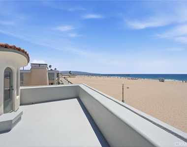 1602 The Strand (entire Property) - Photo Thumbnail 4