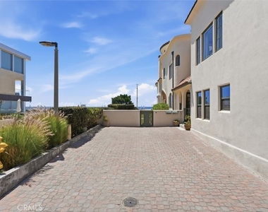 1602 The Strand (entire Property) - Photo Thumbnail 42