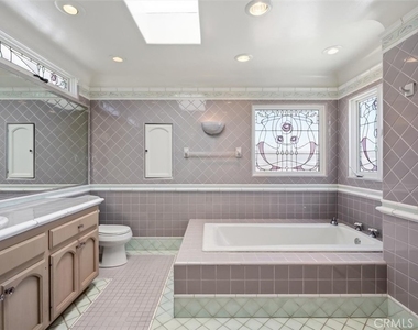 1602 The Strand (entire Property) - Photo Thumbnail 16