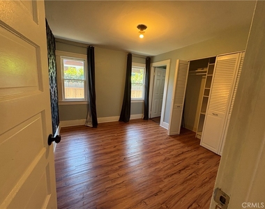330 W Whiting Avenue - Photo Thumbnail 4