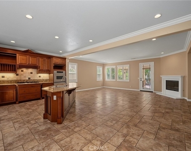 1254 Duxbury - Photo Thumbnail 14