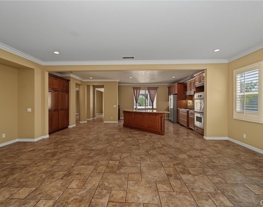 1254 Duxbury - Photo Thumbnail 19