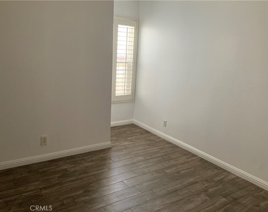 341 Meadow Court - Photo Thumbnail 5