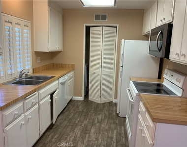 341 Meadow Court - Photo Thumbnail 10