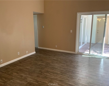 341 Meadow Court - Photo Thumbnail 8