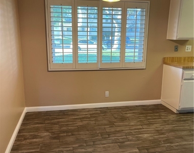 341 Meadow Court - Photo Thumbnail 1