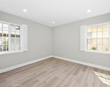 2140 N Eastern Avenue - Photo Thumbnail 6