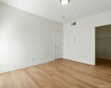 22681 Oakgrove - Photo Thumbnail 17