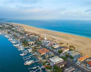 1119 E Balboa Boulevard - Photo Thumbnail 3