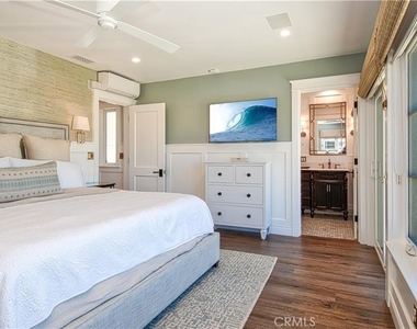 1119 E Balboa Boulevard - Photo Thumbnail 6