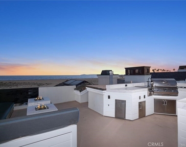 1119 E Balboa Boulevard - Photo Thumbnail 21