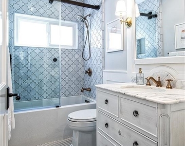 1119 E Balboa Boulevard - Photo Thumbnail 18