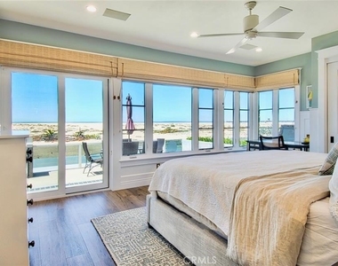 1119 E Balboa Boulevard - Photo Thumbnail 5