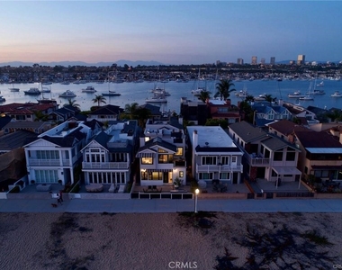 1119 E Balboa Boulevard - Photo Thumbnail 1