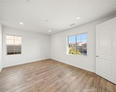 1151 Summit Oak - Photo Thumbnail 52