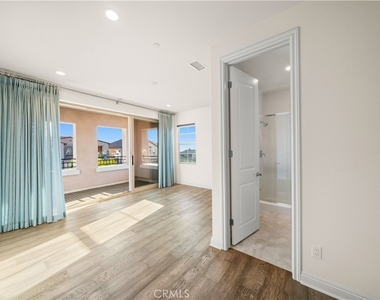 1151 Summit Oak - Photo Thumbnail 55