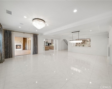 1151 Summit Oak - Photo Thumbnail 11