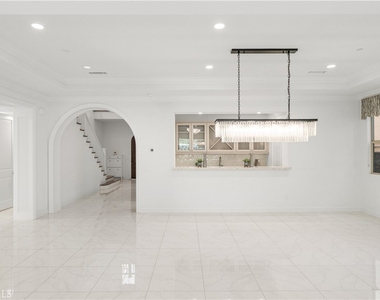1151 Summit Oak - Photo Thumbnail 5