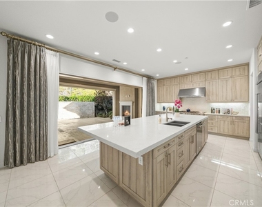 1151 Summit Oak - Photo Thumbnail 15