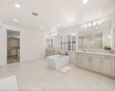 1151 Summit Oak - Photo Thumbnail 38