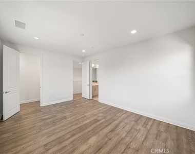 1151 Summit Oak - Photo Thumbnail 51