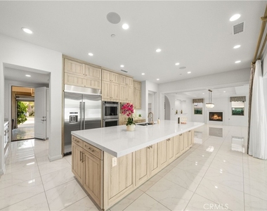 1151 Summit Oak - Photo Thumbnail 14