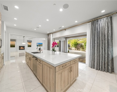1151 Summit Oak - Photo Thumbnail 19