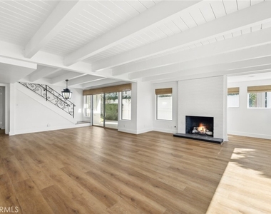 2551 Bayshore Drive - Photo Thumbnail 6