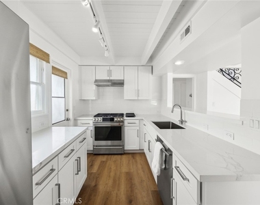 2551 Bayshore Drive - Photo Thumbnail 10