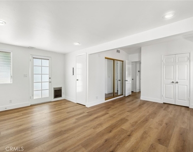 2551 Bayshore Drive - Photo Thumbnail 12