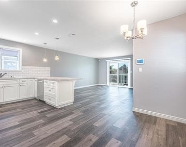 1808 W Balboa - Photo Thumbnail 5