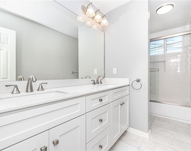 1808 W Balboa - Photo Thumbnail 18