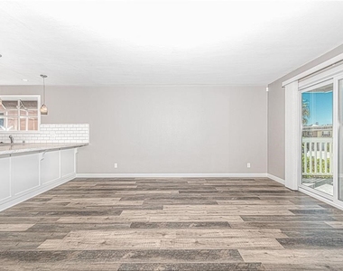 1808 W Balboa - Photo Thumbnail 9