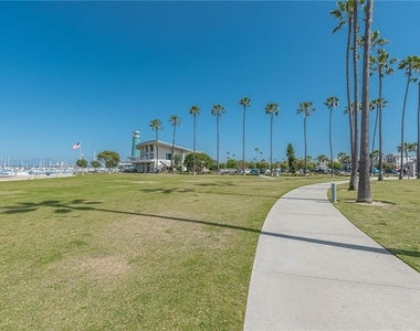 1808 W Balboa - Photo Thumbnail 4