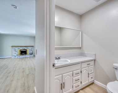 1095 Pacific Street - Photo Thumbnail 22